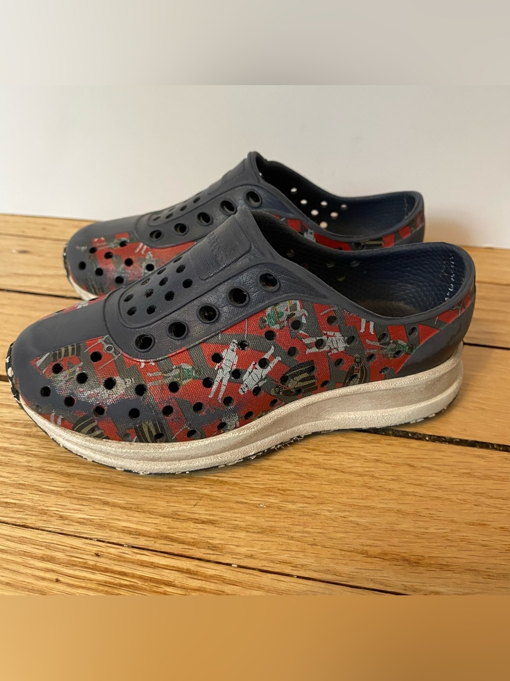 Native Sandals Water Shoes Toddler Boys Sz 11 Star Wars Collab Gray Summer Beach